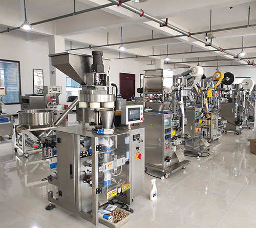 小型顆粒包裝機設(shè)備車間展示